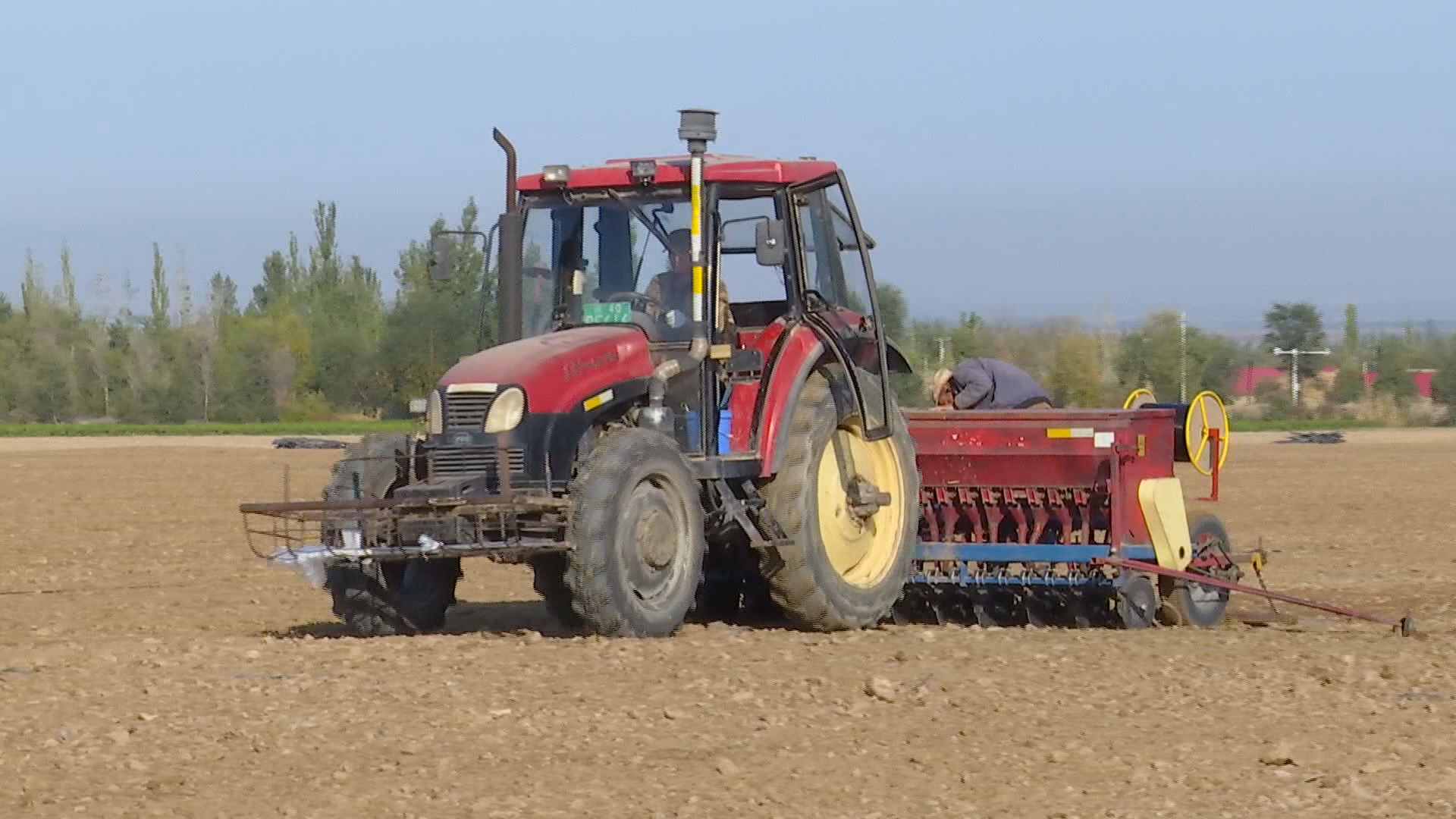 六十七团完成9万亩冬小麦播种工作