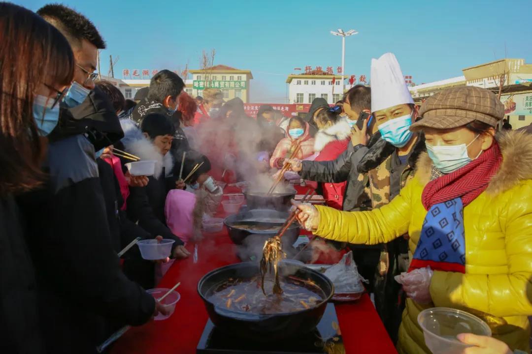 淖毛湖镇广汇生活区图片