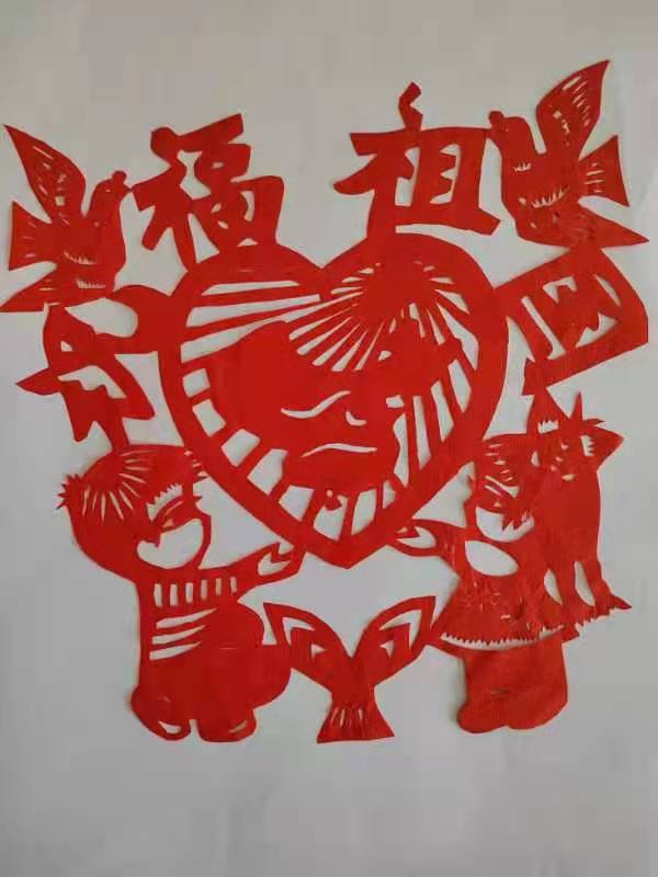 巧手剪纸祝福祖国